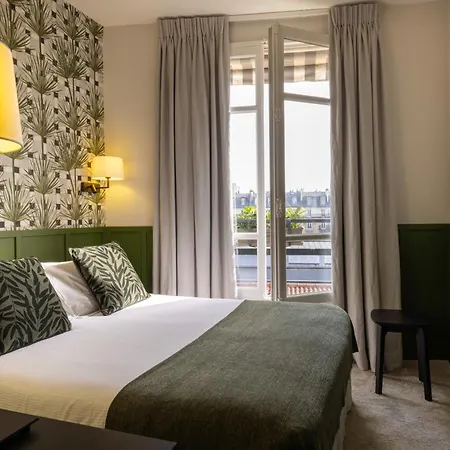 Clement 2* Paris