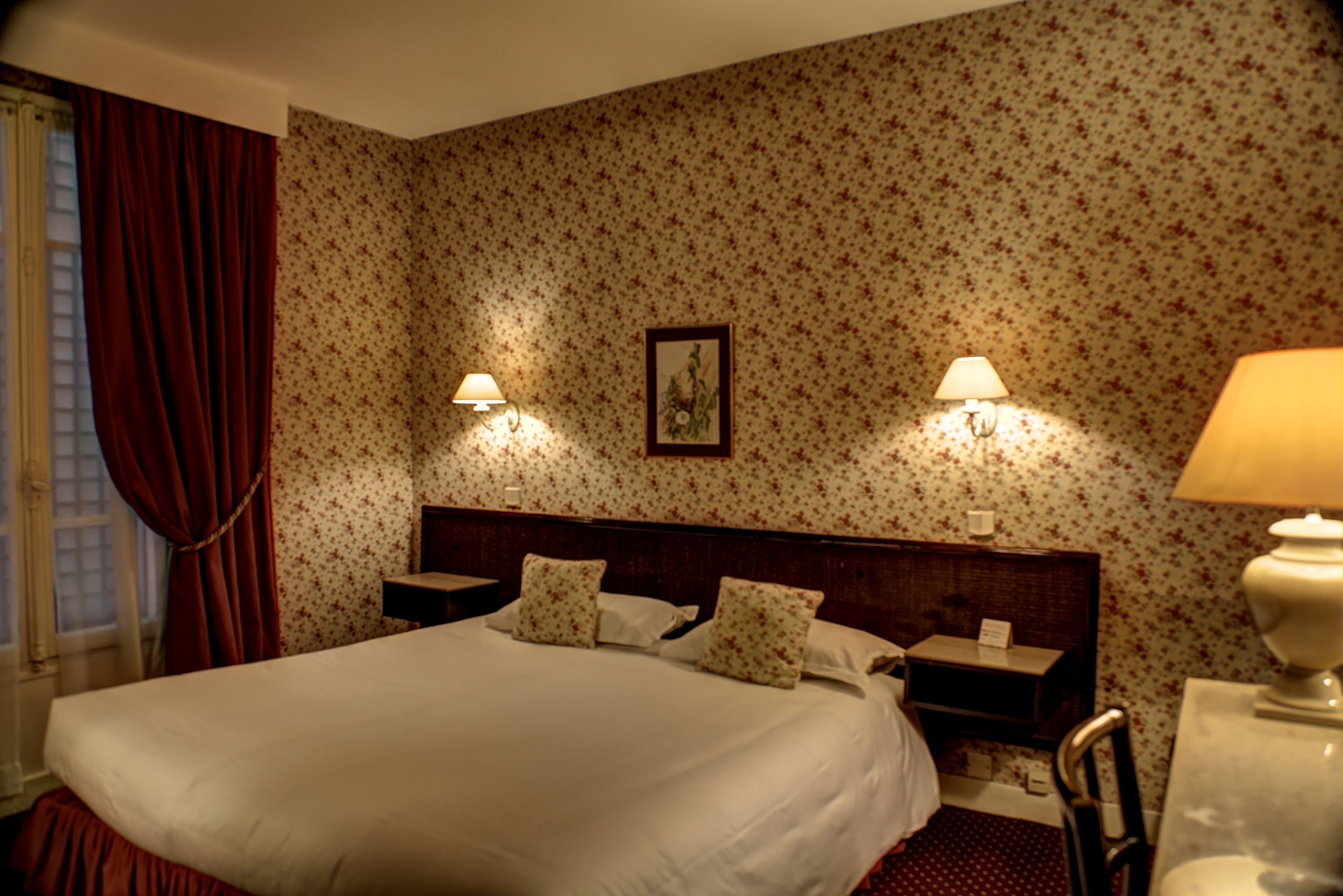 Clement 2* Paris